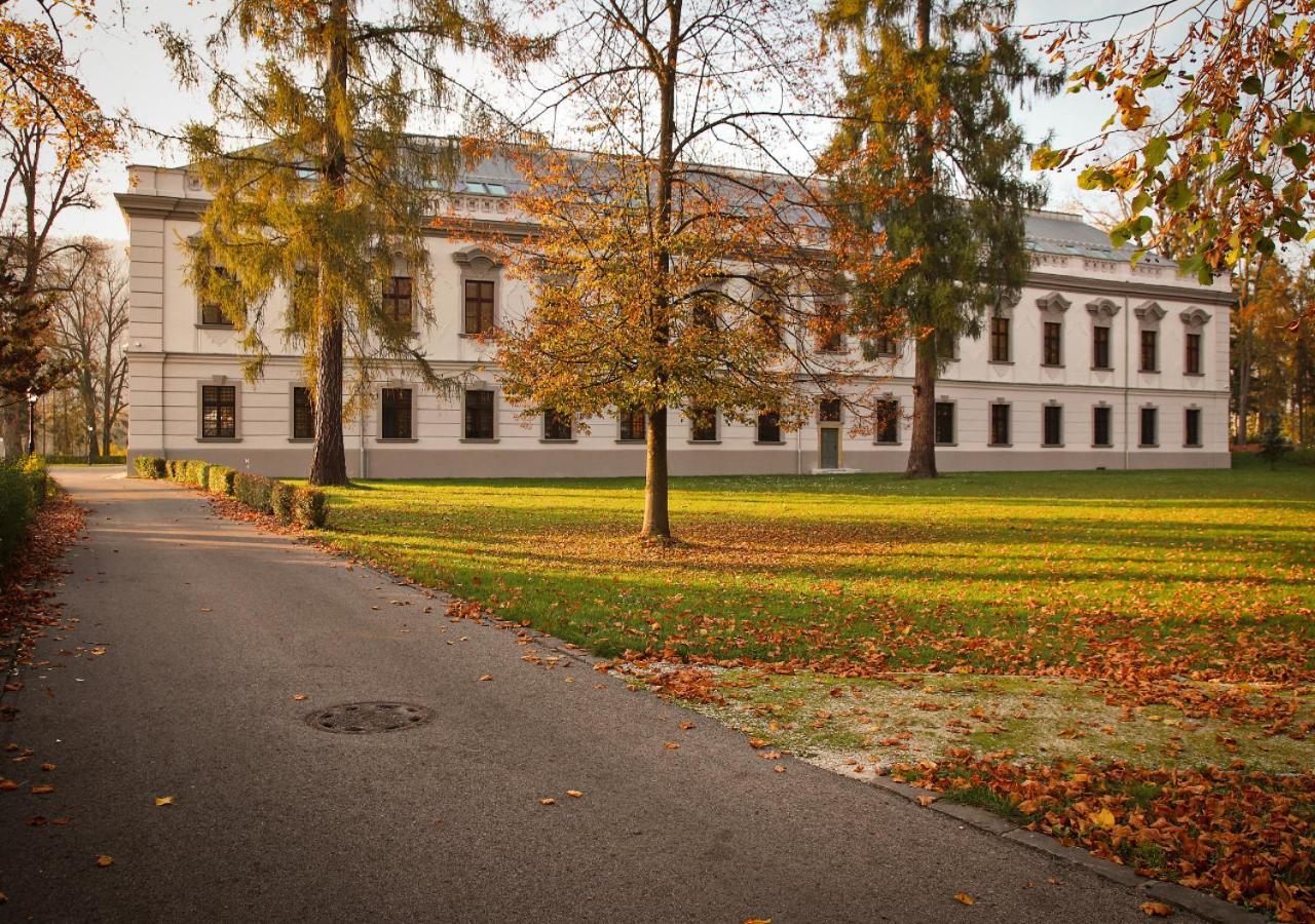 Hotel Gino Park Palace Považská Bystrica Екстериор снимка