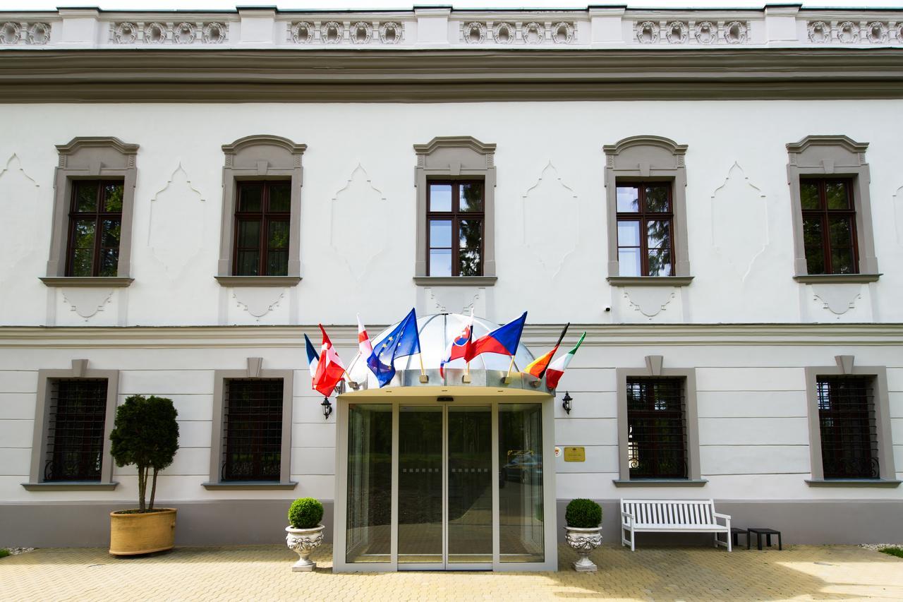 Hotel Gino Park Palace Považská Bystrica Екстериор снимка